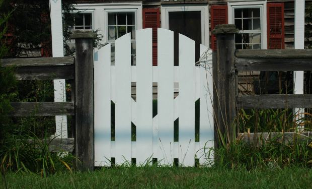 gate